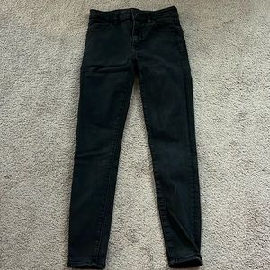 Black American Eagle skinny jeans
